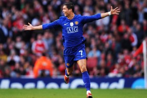 九游下载安装-利雅得新月球员入选亚冠最佳阵容，利雅得新月球衣